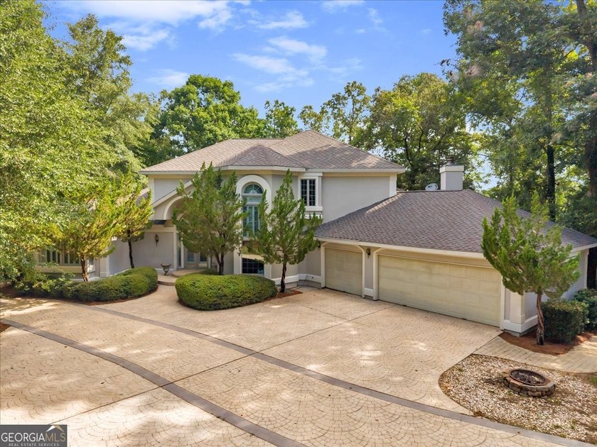 Welcome to a truly one of a kind country retreat nestled on 18 - photo 2