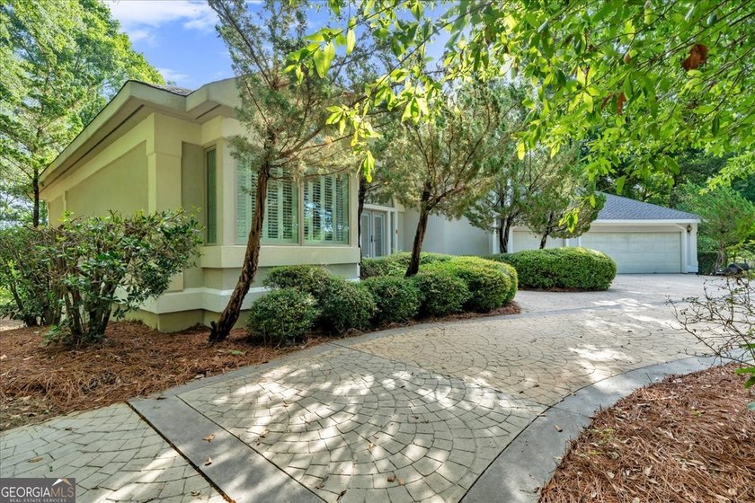 Welcome to a truly one of a kind country retreat nestled on 18 - photo 4
