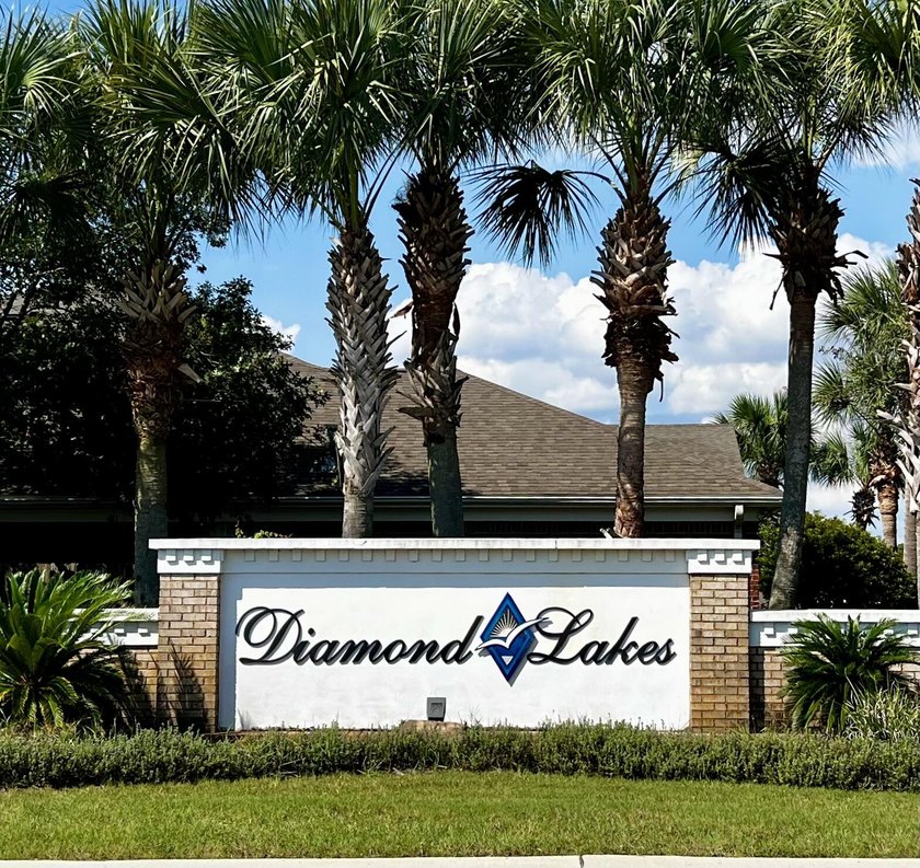 This beautiful, spacious home is located in the highly - photo 2