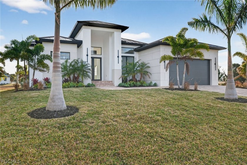 STEP INTO MODERN LUXURY in this stunning BRAND-NEW CONSTRUCTION - photo 2