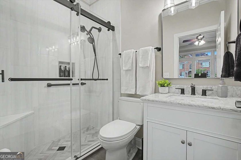 Meticulously maintained by the original owners, this ELEGANT - photo 24