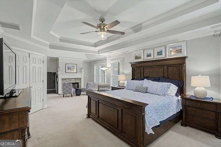 Meticulously maintained by the original owners, this ELEGANT - photo 27