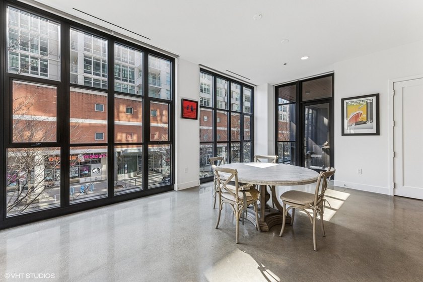 A Private West Loop Residence Designed for Those Who Expect More - photo 5