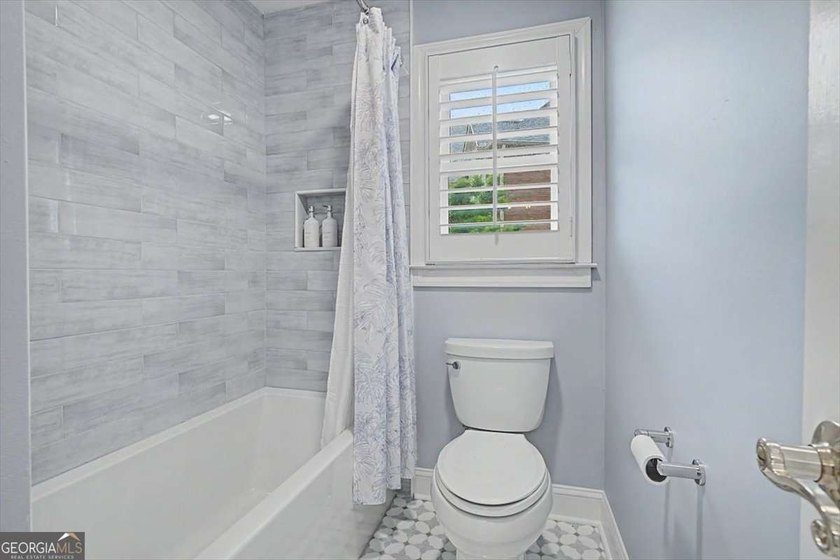 Meticulously maintained by the original owners, this ELEGANT - photo 36
