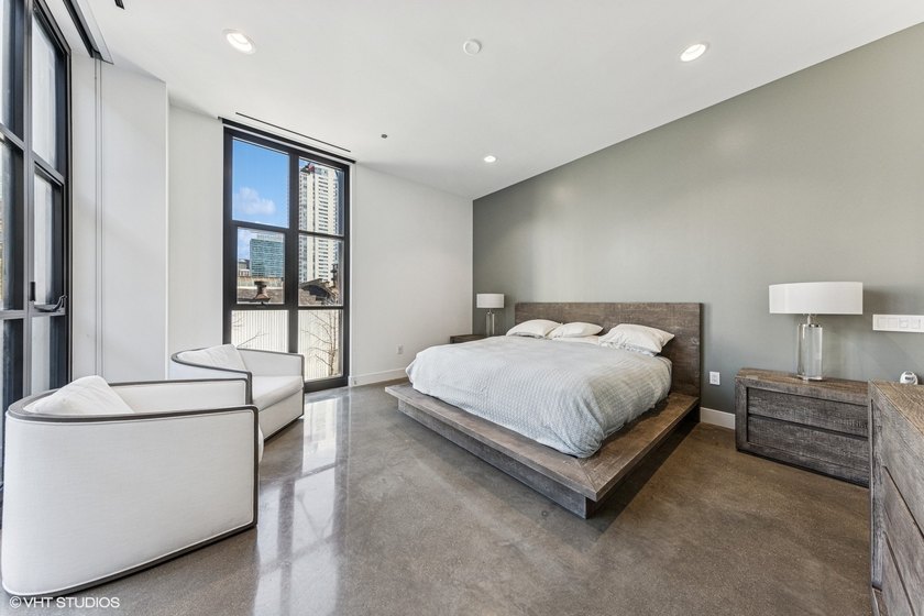 A Private West Loop Residence Designed for Those Who Expect More - photo 8