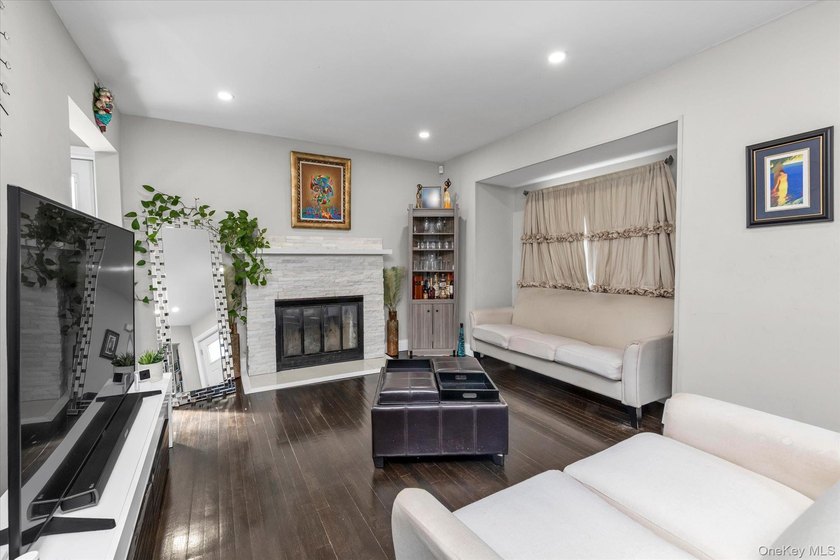Renovated in 2020, this home features a large kitchen, living - photo 3