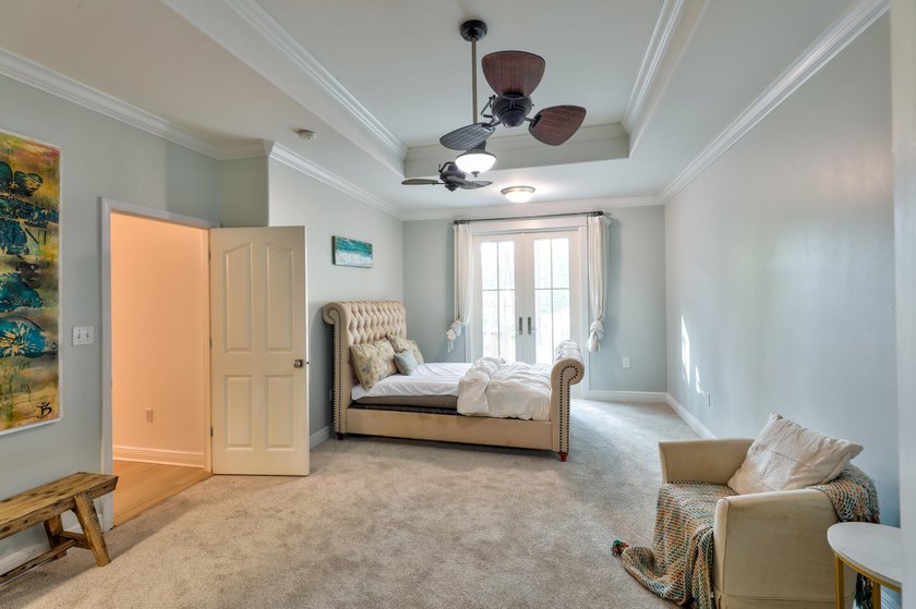 Welcome to your own private retreat in the highly sought-after - photo 9