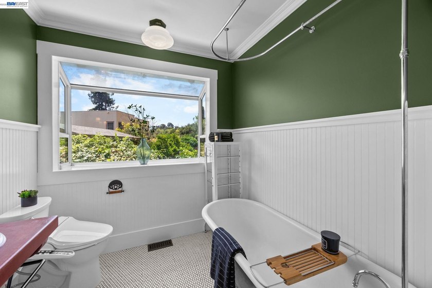 This cottage is tucked away on a quiet, non-through street and - photo 22