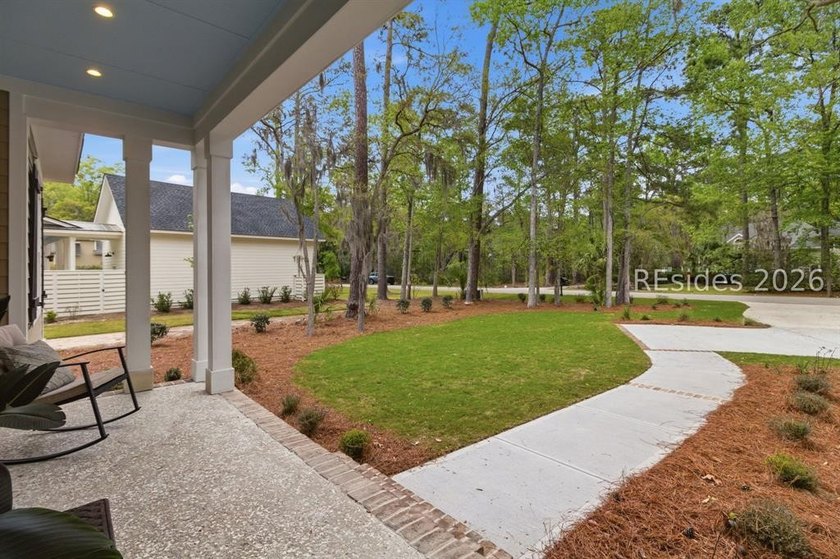 Looking for timeless luxury in a quiet, serene neighborhood that - photo 4