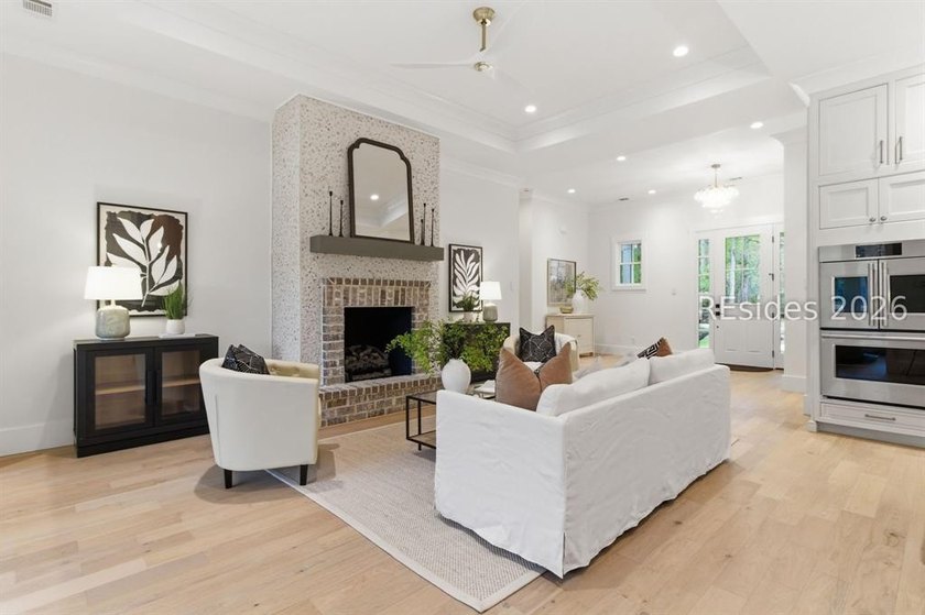Looking for timeless luxury in a quiet, serene neighborhood that - photo 10