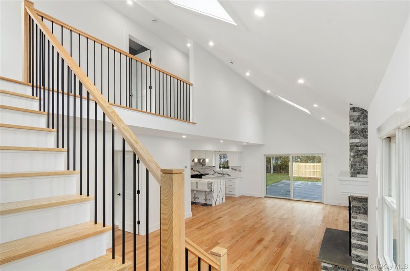 Stunning Newly Renovated Home in Hampton Bays! Welcome to this - photo 15