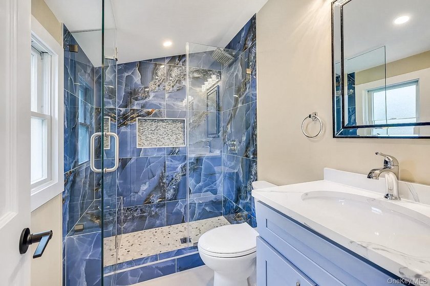 Stunning Newly Renovated Home in Hampton Bays! Welcome to this - photo 19
