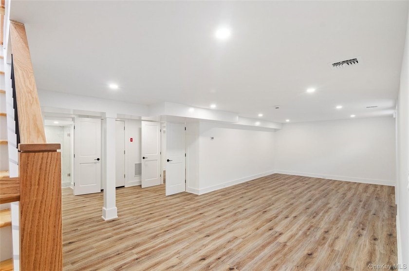 Stunning Newly Renovated Home in Hampton Bays! Welcome to this - photo 24