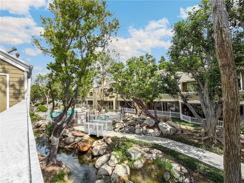 This spacious two-primary-suite condo offers exceptional - photo 32