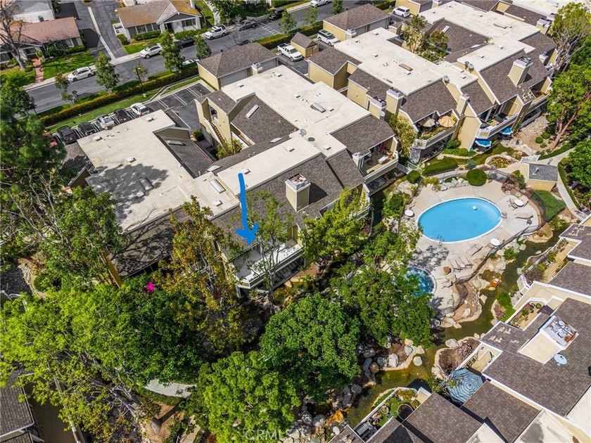 This spacious two-primary-suite condo offers exceptional - photo 35