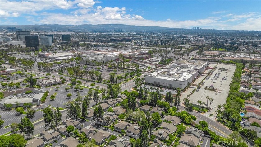 This spacious two-primary-suite condo offers exceptional - photo 36