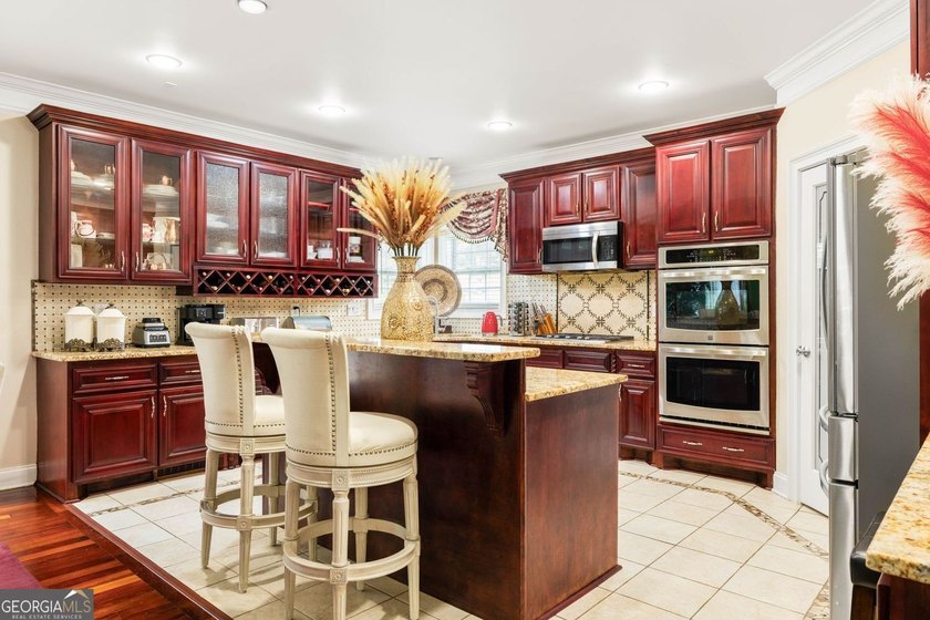 Set on two expansive lots within a private community, this - photo 4