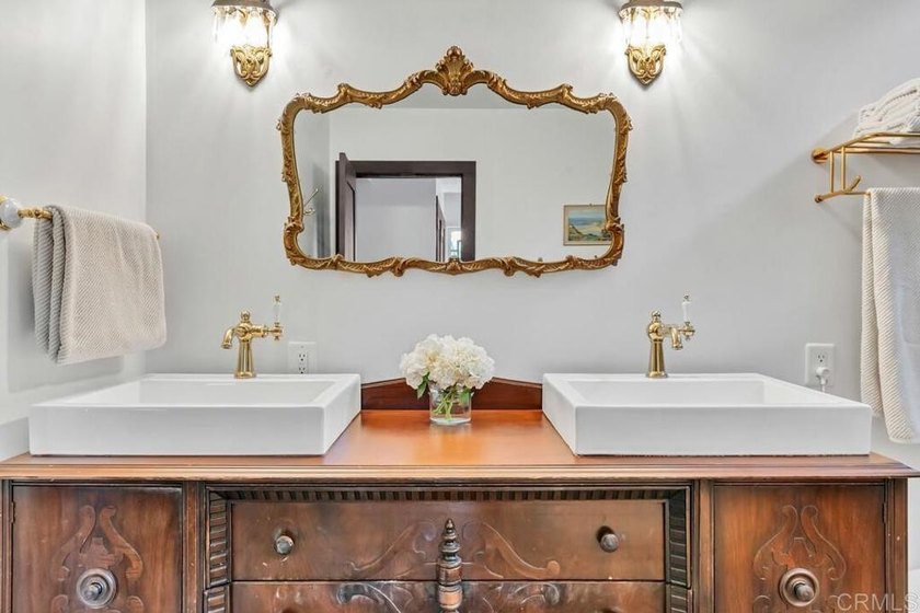 A rare opportunity to lease one of Point Loma's most - photo 5