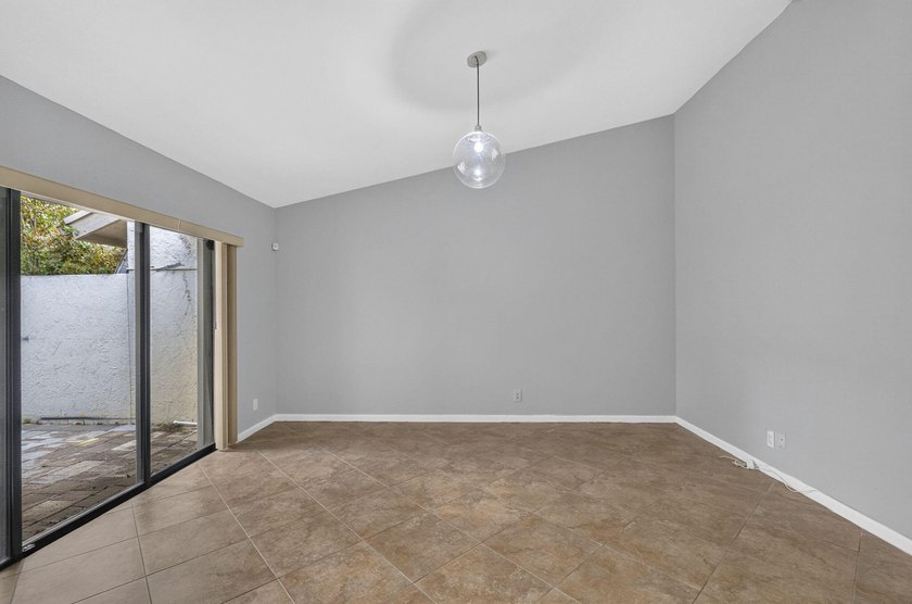 Beautifully updated and move-in ready, this charming villa is - photo 11