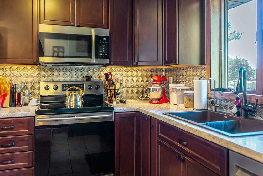 Welcome to this beautifully maintained 3-bedroom, 2-bath home on - photo 13