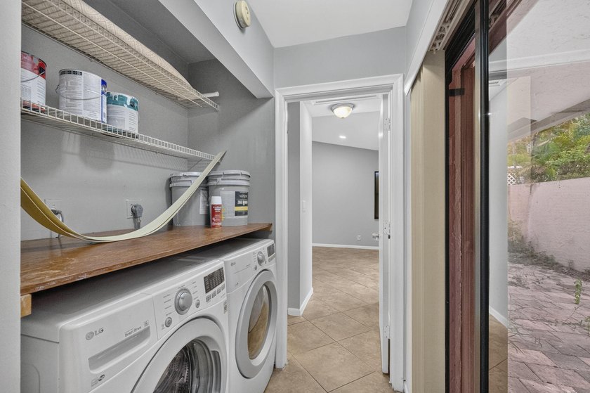 Beautifully updated and move-in ready, this charming villa is - photo 13