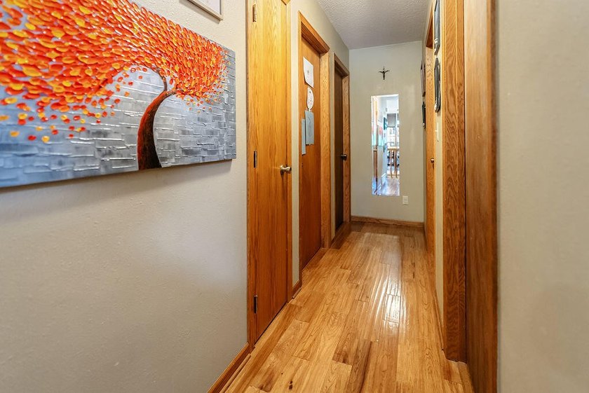 Welcome to this beautifully maintained 3-bedroom, 2-bath home on - photo 18