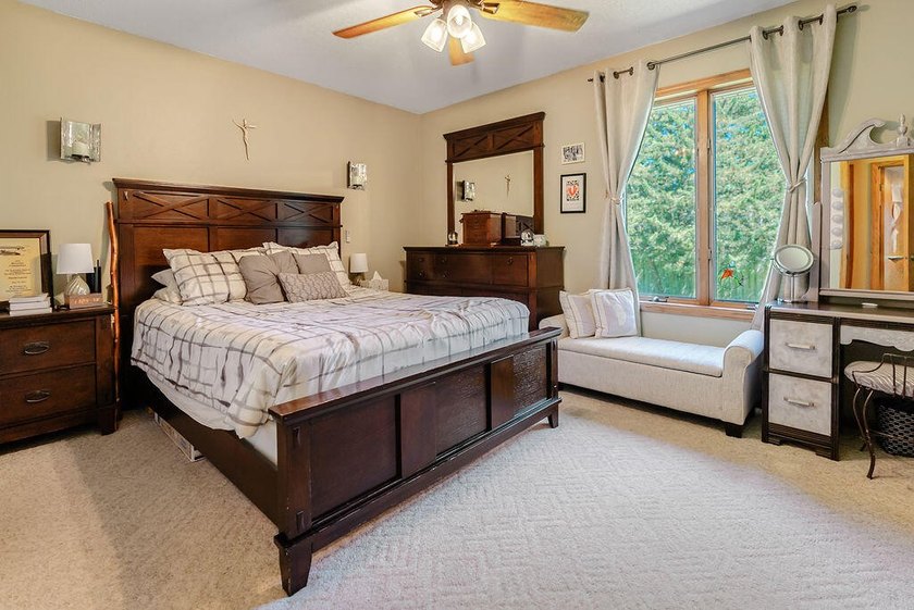Welcome to this beautifully maintained 3-bedroom, 2-bath home on - photo 19