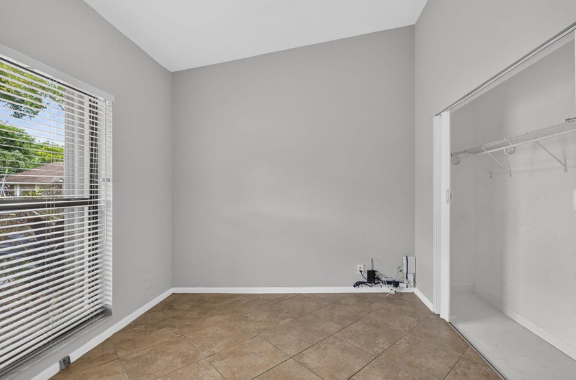 Beautifully updated and move-in ready, this charming villa is - photo 19