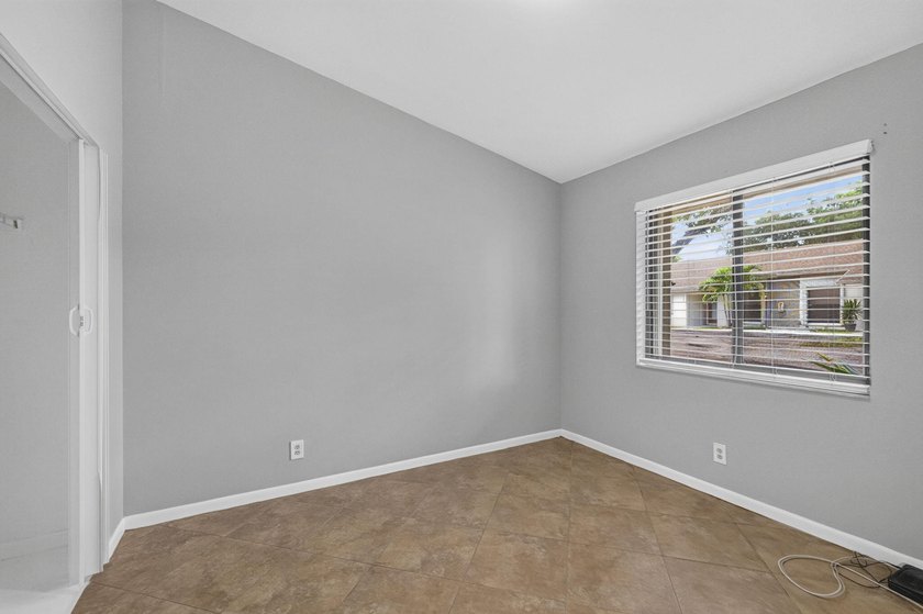 Beautifully updated and move-in ready, this charming villa is - photo 22