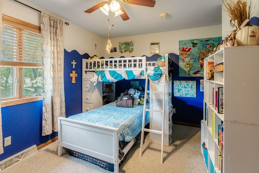 Welcome to this beautifully maintained 3-bedroom, 2-bath home on - photo 23