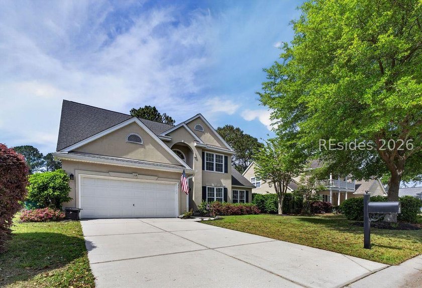 Conveniently located in the heart of Bluffton, just minutes from - photo 2