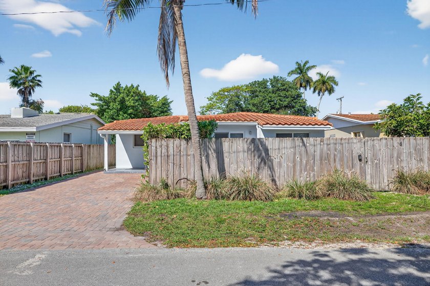 Remodeled 3/3 in the heart of Fat Village &amp; Sears Town - photo 2