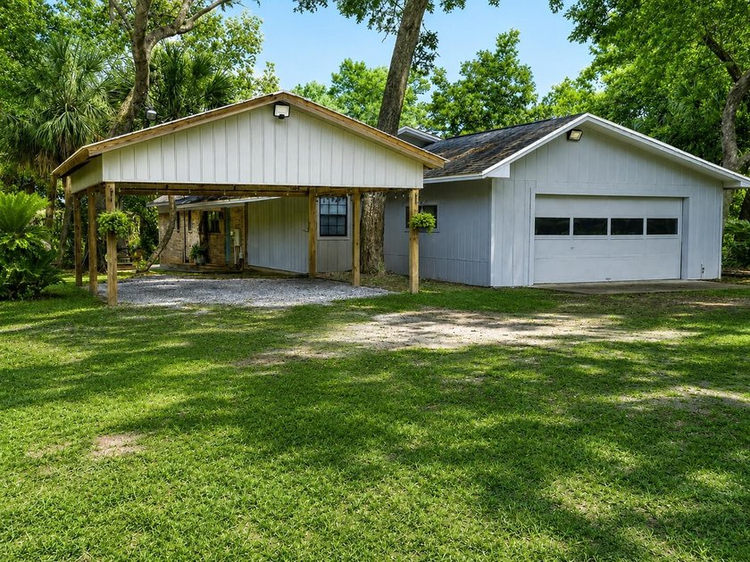 UNMATCHED PRIVACY, SPECTACULAR VIEWS, &amp; ULTIMATE NICEVILLE - photo 4