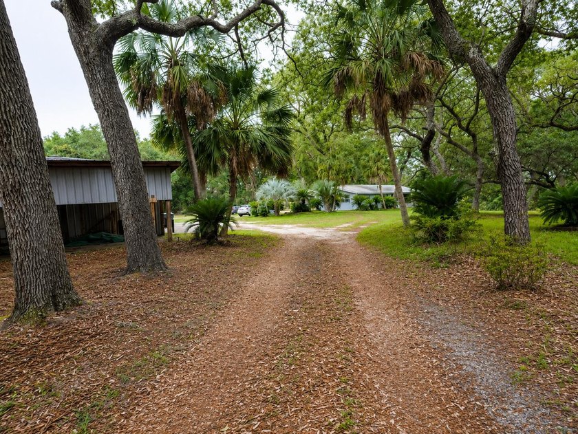 UNMATCHED PRIVACY, SPECTACULAR VIEWS, &amp; ULTIMATE NICEVILLE - photo 6