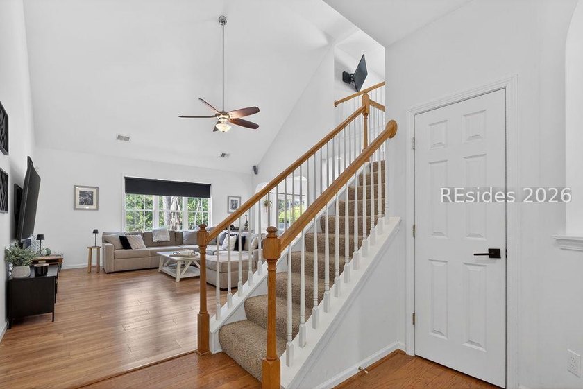 Conveniently located in the heart of Bluffton, just minutes from - photo 6