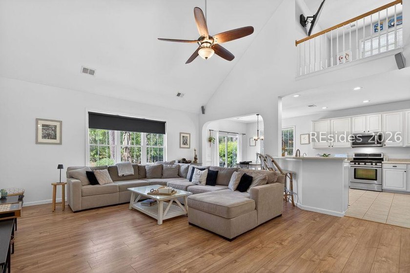 Conveniently located in the heart of Bluffton, just minutes from - photo 8