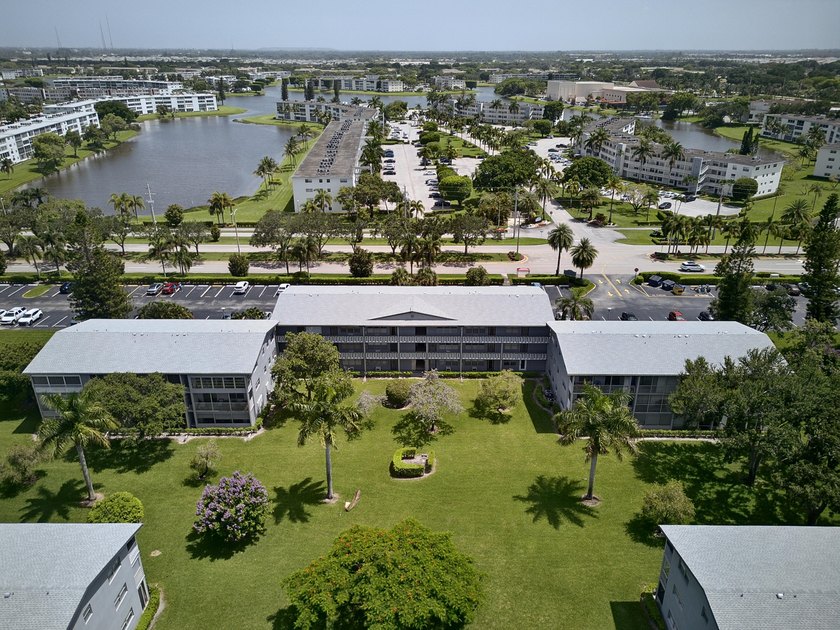 The Best Value inBoca Raton! Low-priced condo in the community! - photo 19