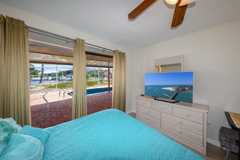 PRICE REDUCED! COMPLETELY REMODELED AND UPDATED 3/2/2 SAILBOAT - photo 30