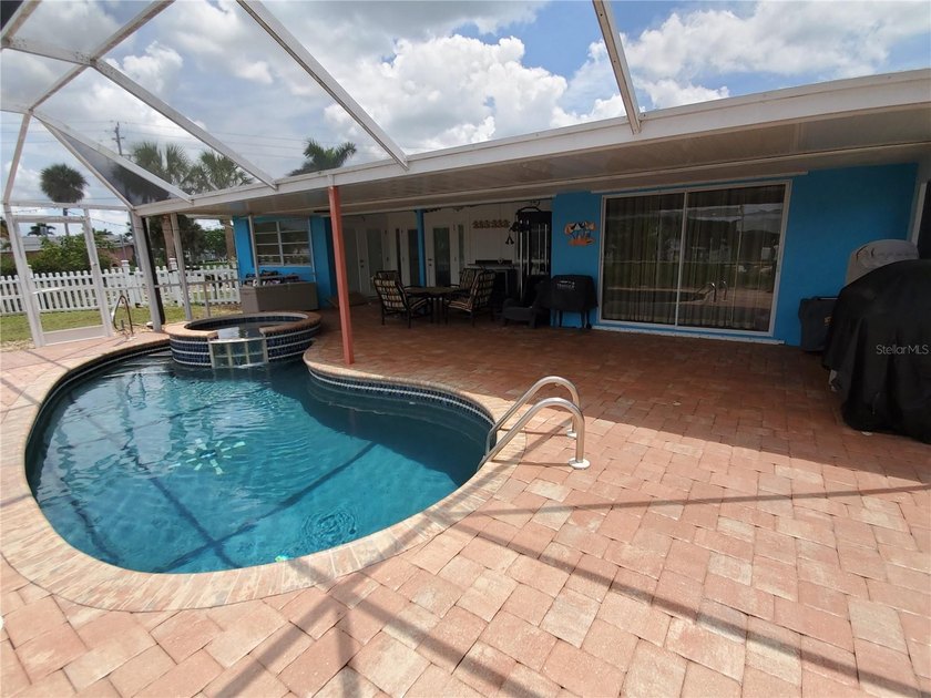 PRICE REDUCED! COMPLETELY REMODELED AND UPDATED 3/2/2 SAILBOAT - photo 35