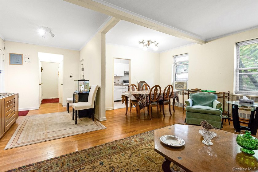Expansive 1 bedroom with a great layout and potential of a JR4 - photo 10