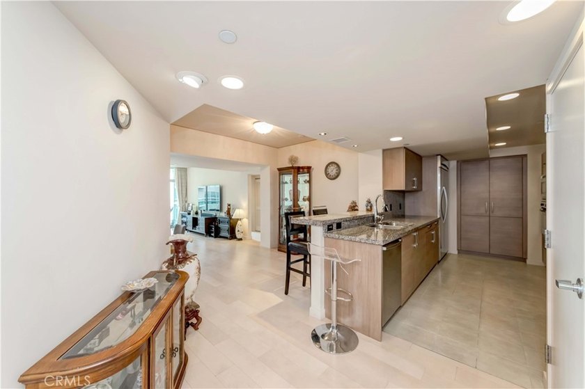 Stunning 15th floor with amazing city lights and mountain views - photo 5