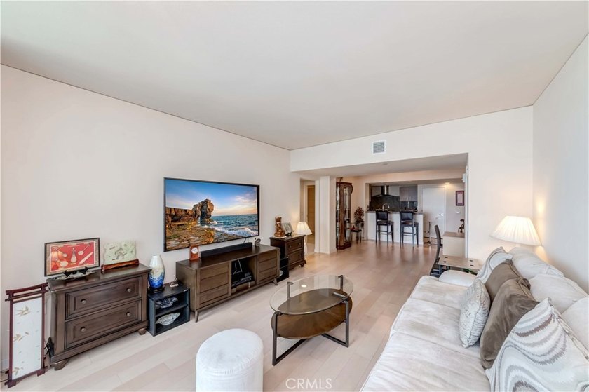 Stunning 15th floor with amazing city lights and mountain views - photo 7