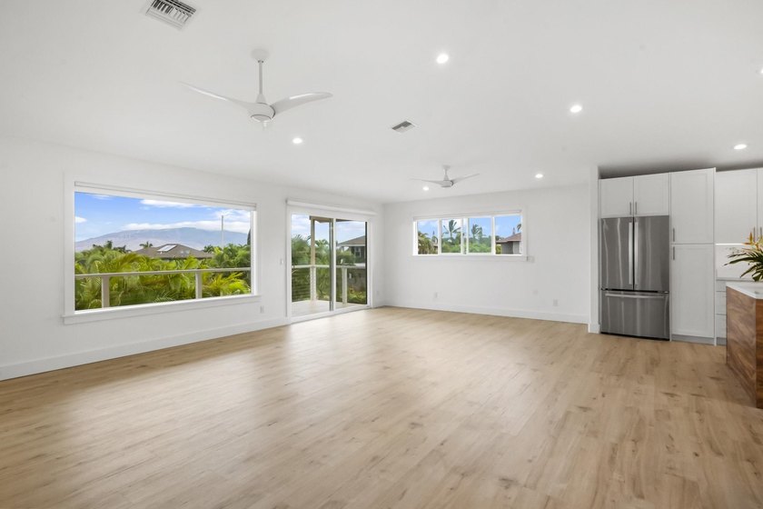 Renovated beach-style 3 bd, 2 ba home with 2 bd, 1 ba permitted - photo 5