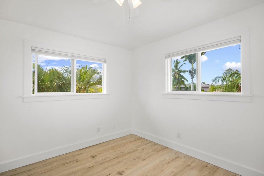 Renovated beach-style 3 bd, 2 ba home with 2 bd, 1 ba permitted - photo 10