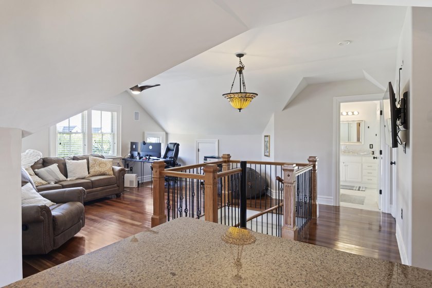 Welcome to 1 Bennett Street, Unit 3--a beautifully renovated - photo 33