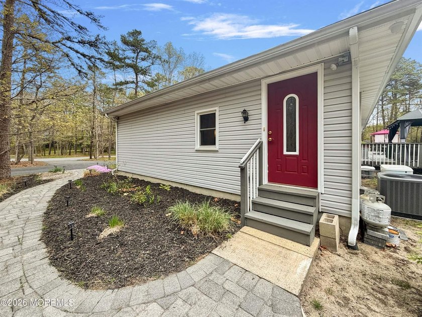 Endless possibilities await in this expansive 3,400+ sq ft - photo 42