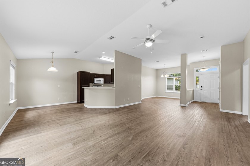 Welcome home to this sweet 3-bedroom, 2-bathroom home located in - photo 9