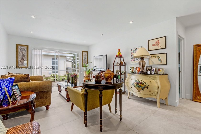Beautiful 2-bedroom, 2-bath residence located in the gated 55+ - photo 11
