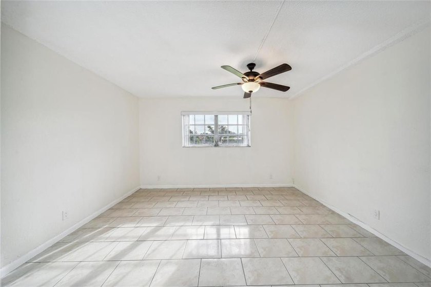 Briarwood Club in the heart of Coral Springs. Spacious 2-Beds - photo 8