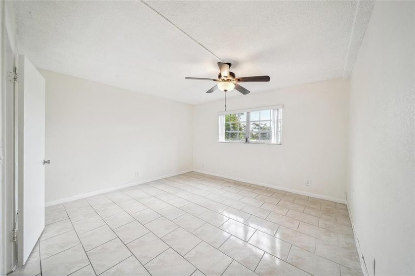 Briarwood Club in the heart of Coral Springs. Spacious 2-Beds - photo 9